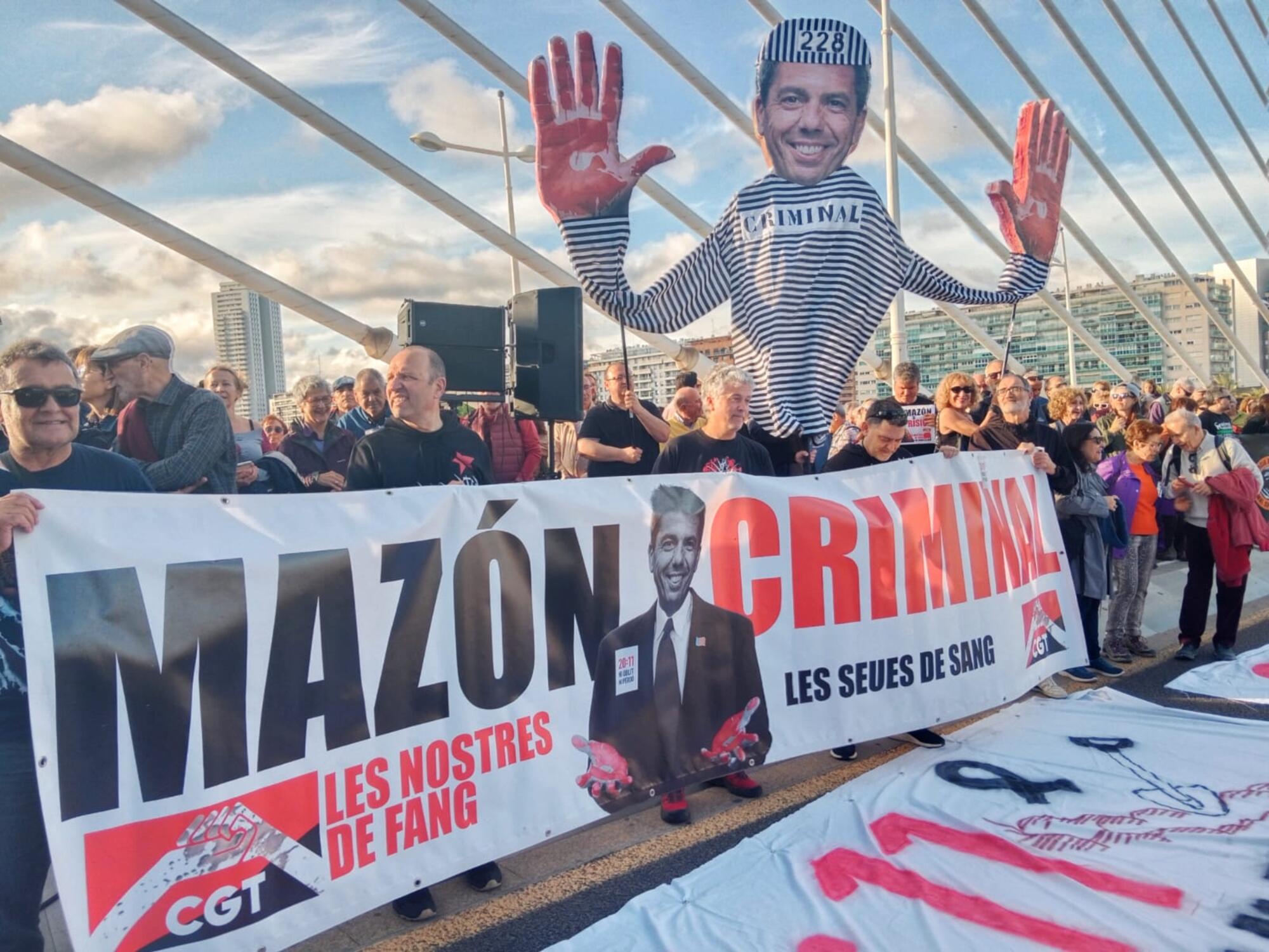 Mazon muñeco carcel